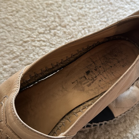 CHANEL Beige & Black LEATHER Cap Toe ESPADRILLE Slip On DESIGNER SHOES size 41 - Picture 7 of 7